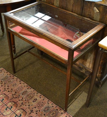 Lot 1466 - George III mahogany bijouterie table