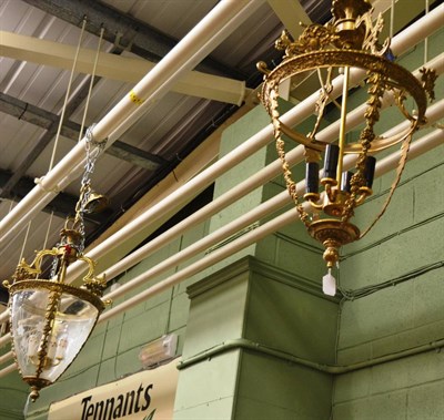 Lot 1471 - Pair of acorn shaped brass mounted hall lanterns with glass panels (one lacking glass)