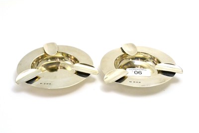 Lot 90 - A pair of silver cigar ashtrays, Birmingham 1915