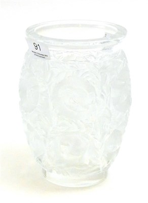 Lot 91 - A Lalique Bagatelle twelve sparrow vase