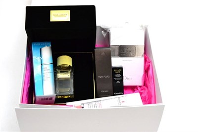 Lot 220 - Gift box including Dior Eau Savvage, Dolce & Gabbana velvet mimosa bloom, Elizabeth Arden Eight...