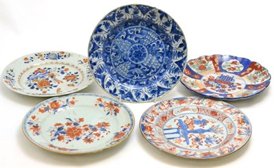 Lot 221 - Five Chinese and Chinese export plates including blue and white and Imari