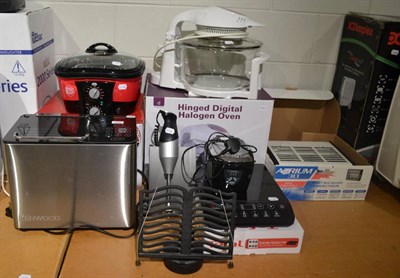 Lot 537 - A Go Chef 8-in-1 cooker, a Kenwood BM450 breadmaker, a Tefal induction hob, an insect/bug...