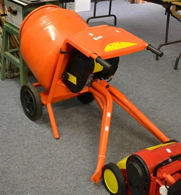 Lot 564 - A Belle mini-mix 150 cement mixer