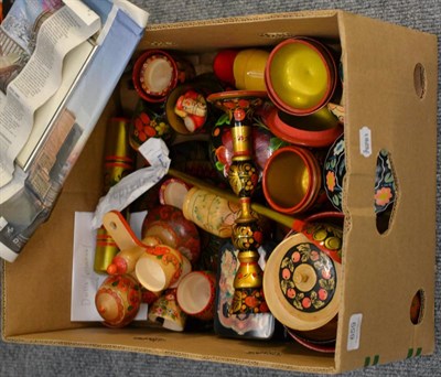 Lot 659 - Assorted items of Russian treen and lacquer