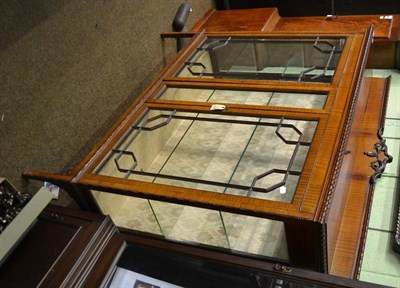 Lot 719 - A mahogany astragal glazed vitrine cabinet