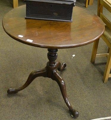 Lot 808 - A Georgian mahogany tripod table