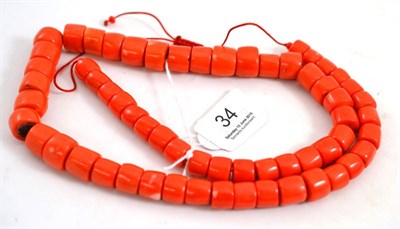 Lot 34 - Coral-type necklace