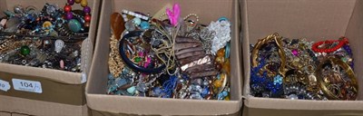 Lot 104 - A large quantity of costume jewellery