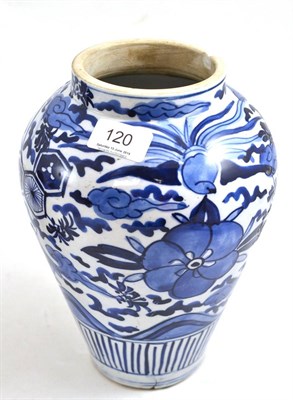 Lot 120 - Chinese porcelain vase with blue and white decoration