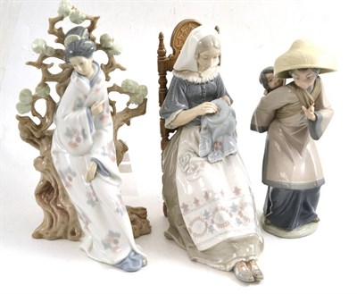 Lot 128 - Three Lladro figures