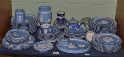 Lot 233 - A quantity of Wedgwood Jasperware collectors plates and other Wedgwood pieces (one shelf)