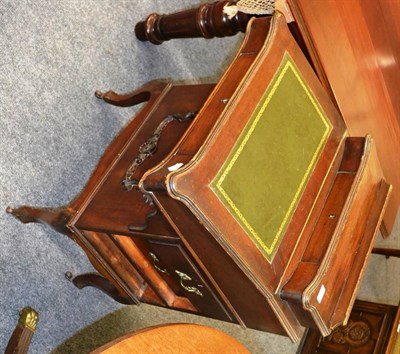 Lot 1144 - An Edwardian Davenport