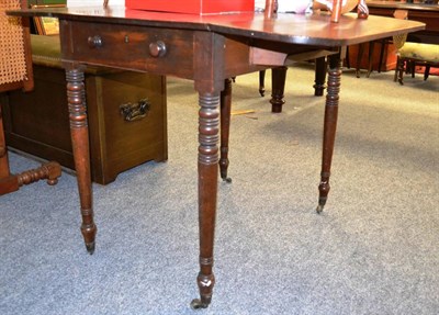 Lot 1151 - Victorian mahogany drop leaf table