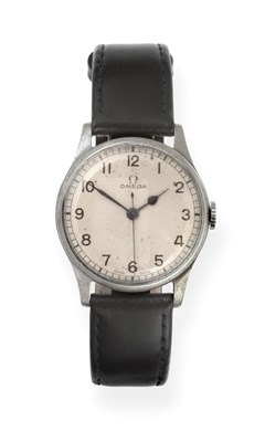 Lot 271 - A Royal Air Force Centre Seconds Military Wristwatch, signed Omega, 1943, (calibre 30T2) lever...