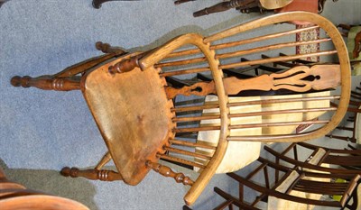 Lot 1354 - 19th century elm Windsor chair