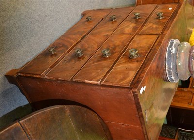 Lot 1422 - A mahogany chest of drawers