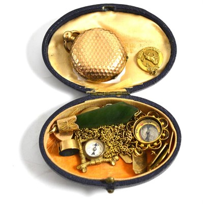 Lot 5035 - Assorted jewellery including a pair of 9ct gold cufflinks, two compass charms, chains etc