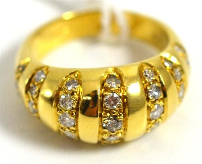 Lot 5163 - An 18ct gold diamond set ring