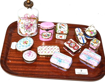Lot 7 - A tray including a quantity of modern Limoges trinket boxes etc