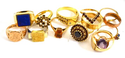 Lot 85 - Fourteen 9ct gold rings