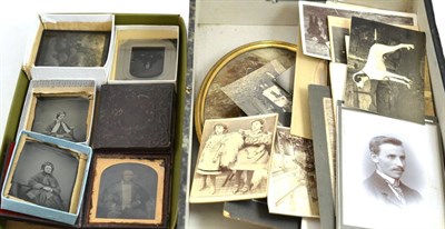 Lot 116 - A collection of vintage photographs and daguerrotypes