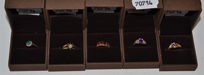 Lot 196 - Five assorted dress rings