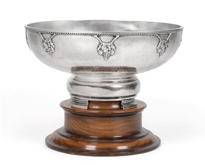 Lot 508 - An Arts & Crafts Silver Bowl, M Beaver Ltd, Birmingham 1929, with hammered finish, the rim...