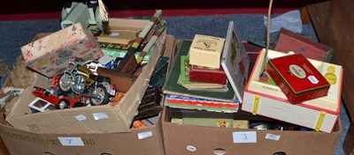 Lot 667 - Assorted collectable items including Walter Lindrum child's snooker table, boxed games, model...