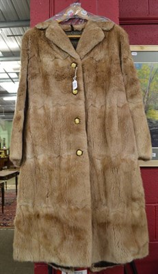 Lot 670 - A lady's fur coat (dyed musquash)