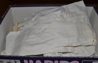 Lot 736 - Quantity of assorted linen and cotton baby and other gowns