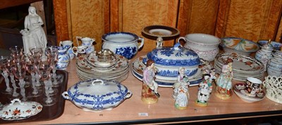 Lot 806 - A quantity of 19th century and later ceramics including Jedburgh Abbey tazza, Willow meat dish,...