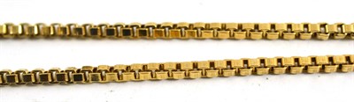 Lot 129 - A 9ct gold box link chain