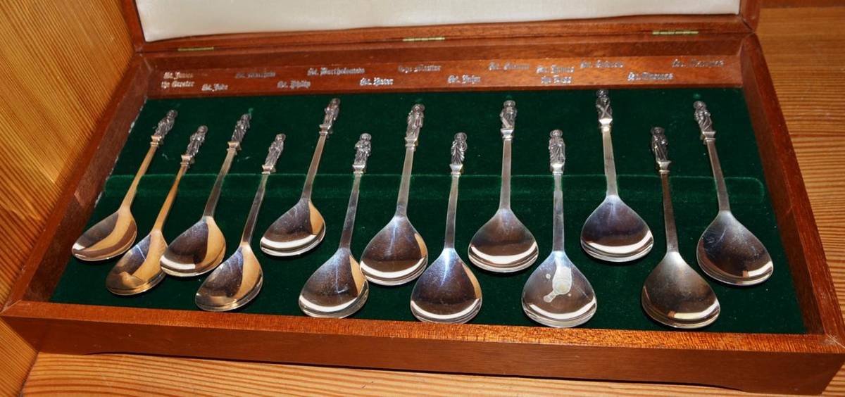 Lot 177 - A cased set of Birmingham Mint apostle spoons