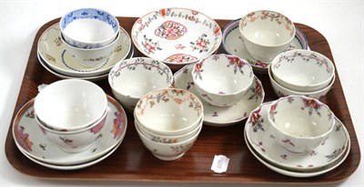 Lot 222 - Tray of 18th century Newhall and other porcelain tea bowls and saucers