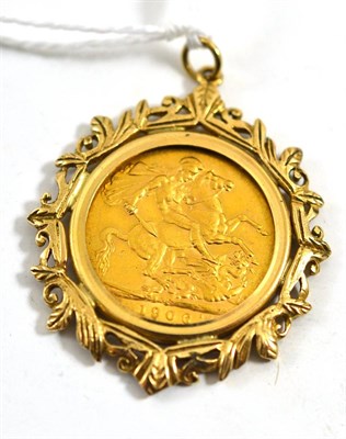 Lot 289 - Sovereign in mount