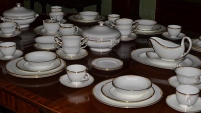 Lot 371 - Wedgwood Cavendish pattern dinner service