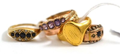 Lot 391 - Five 9ct gold rings