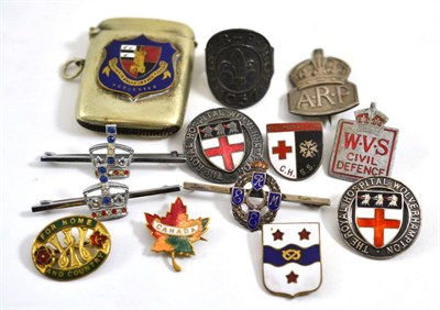 Lot 394 - Vesta, badges and pins