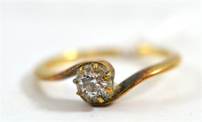 Lot 395 - A diamond set ring