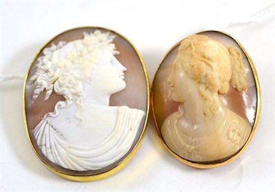 Lot 438 - A 19th century classical style cameo and another