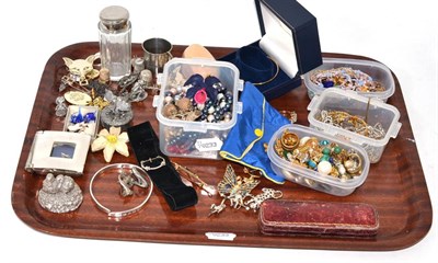 Lot 445 - A quantity of costume jewellery, a paste buckle, thimble, small ornaments, button in a case...