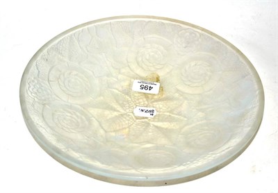 Lot 495 - A Sabino opalescent glass dish