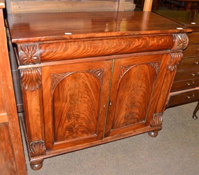 Lot 542 - A Victorian mahogany chiffonier lacking back rail