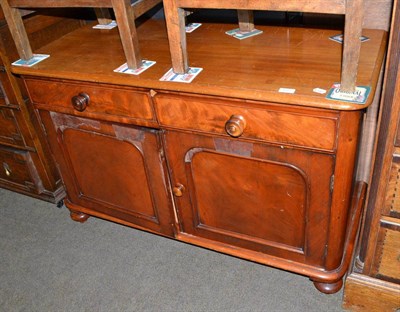 Lot 557 - Victorian mahogany sideboard (a.f.)