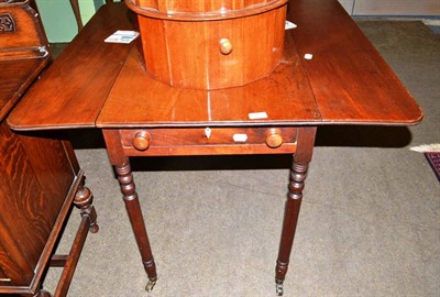 Lot 626 - A 19th century mahogany Pembroke table