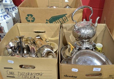 Lot 742 - A quantity of mixed electroplate and cased flatware in three boxes