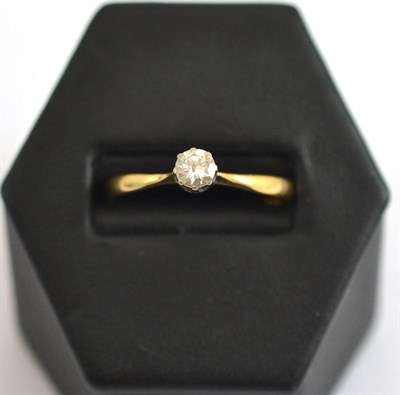 Lot 20 - Diamond solitaire ring