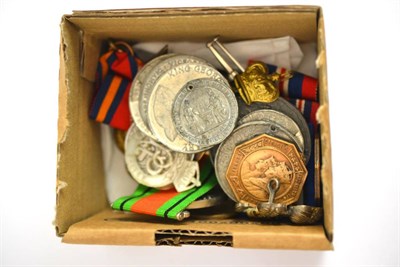 Lot 28 - Collection of First and Second World War medals and commemorative medallions