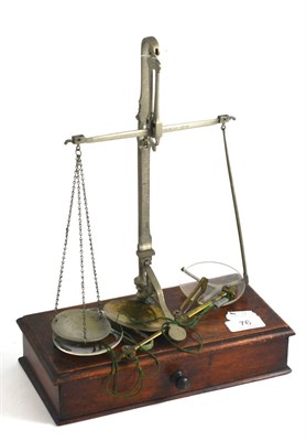 Lot 76 - Scales with glass tray and chains